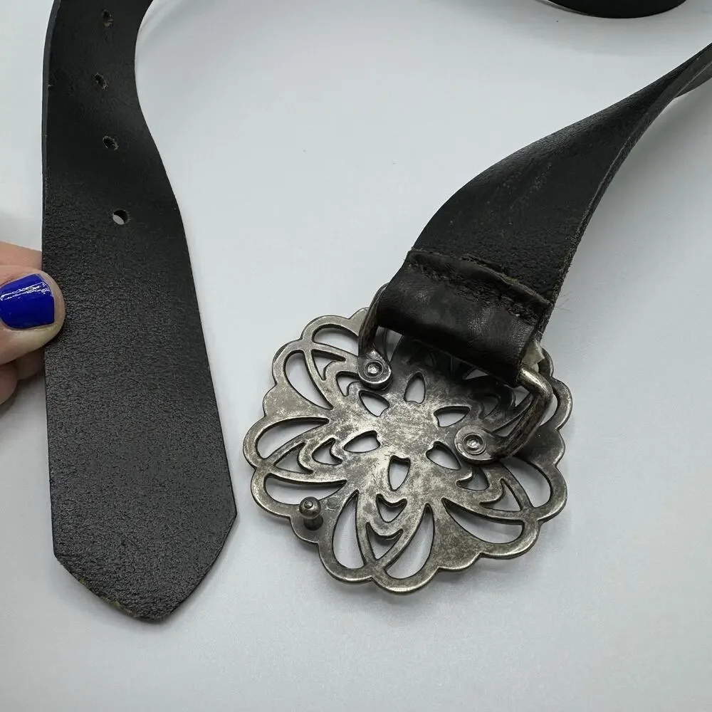 Black Leather Belt With Brass Tone Floral Buckle Womens Medium